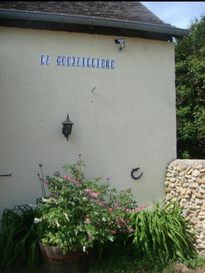 Chambres La Guejailliere Beaumont-Pied-de-Boeuf  Rom bilde